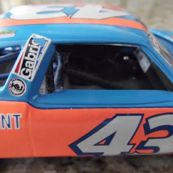 RICHARD PETTY FRANKLIN MINT #43 METAL CAR COLLECTIBLE VINTAGE - Picture 3 of 16